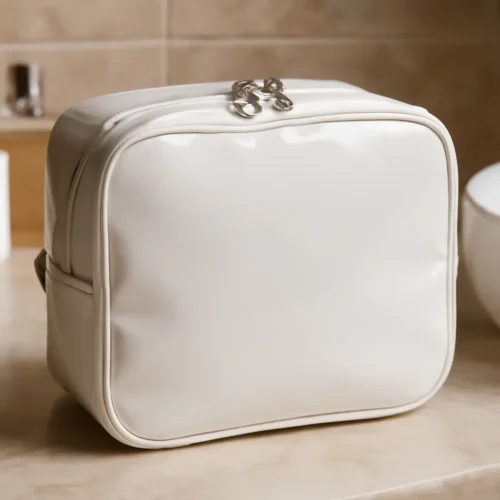 D_NQ_NP_2X_800455-MLA102833772557_122025-F Neceser porta cosméticos de viaje XL en PU charolado: personalizable con logo, Promobaires Buenos Aires