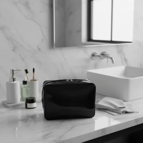 D_NQ_NP_2X_828247-MLA102324565024_122025-F Neceser porta cosméticos de viaje XL en PU charolado: personalizable con logo, Promobaires Buenos Aires