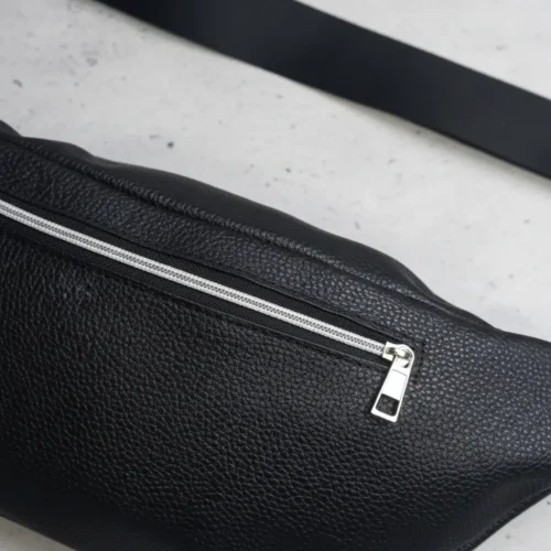 Riñonera maxi para mujer de cuero ecológico impermeable con tres cierres y correa regulable, personalizable con logo, Promobaires Buenos Aires