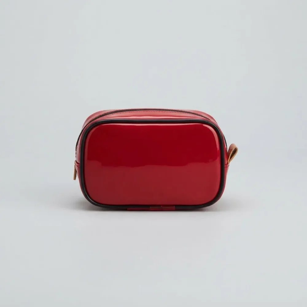 Neceser Portacosmeticos small (14) Neceser porta cosméticos de viaje small en PU charolado — personalizable con logo — Promobaires Buenos Aires